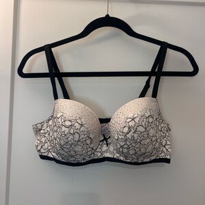 Victoria's Secret Lace Underwire Bra - Black and Cream